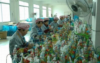 益智與科教的樂趣 探秘汕頭市澄海區(qū)千禮塑料玩具廠的日用百貨新篇